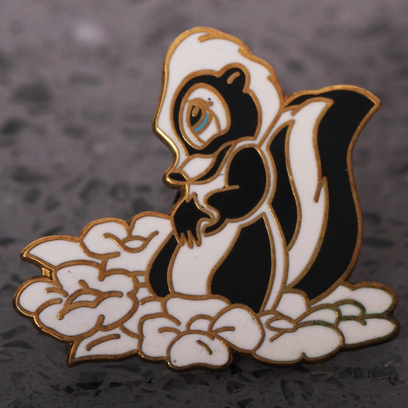 Disney Other - DISNEY  - "FLOWER" the Skunk from Bambi Pin #829
